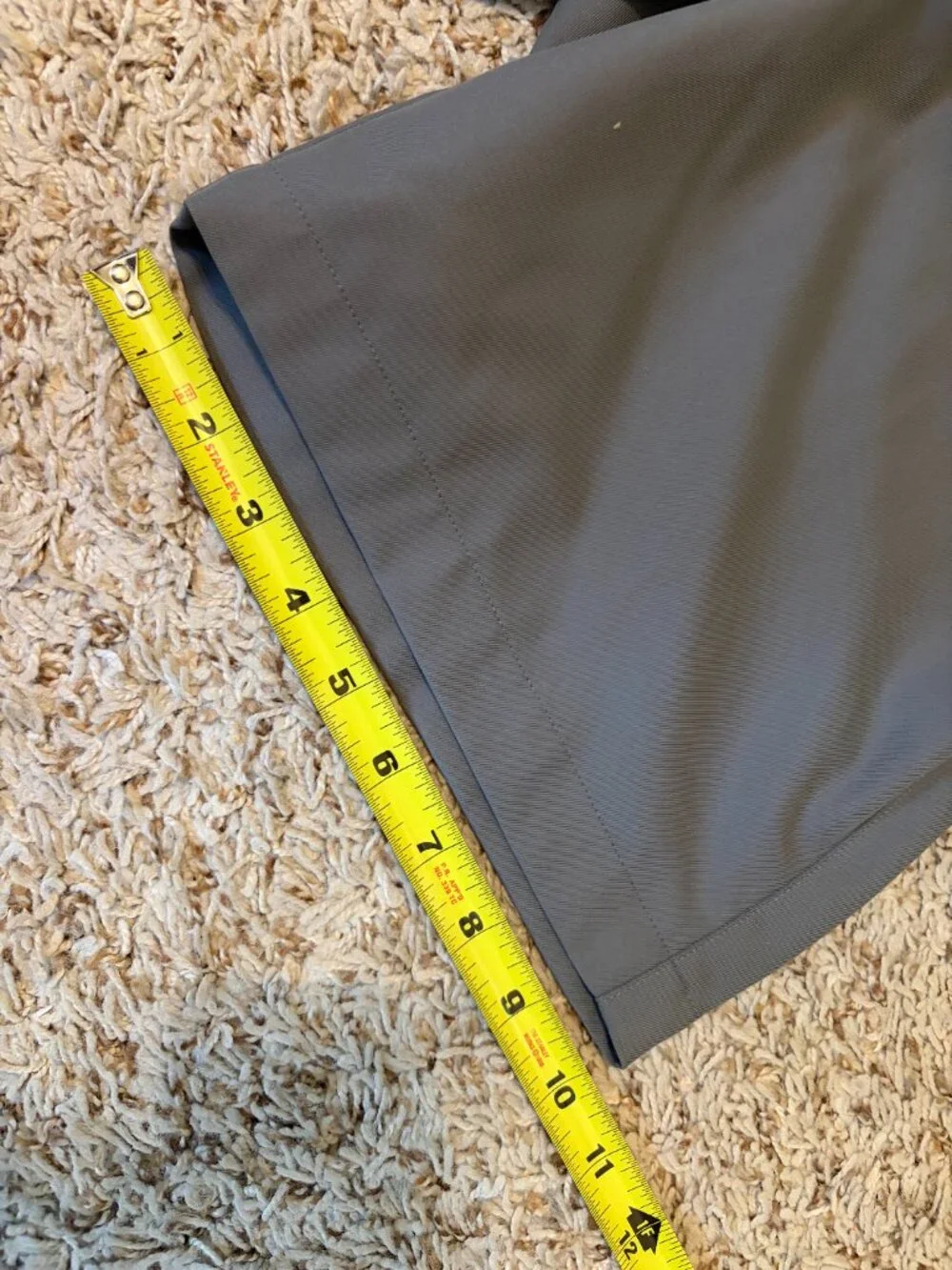 Peter Millar - EB66 Performance Golf Shorts - Mens Size 32 - 8